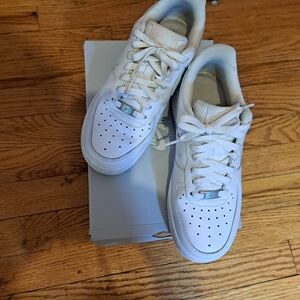 Nike size 7.5 US Air Force 1